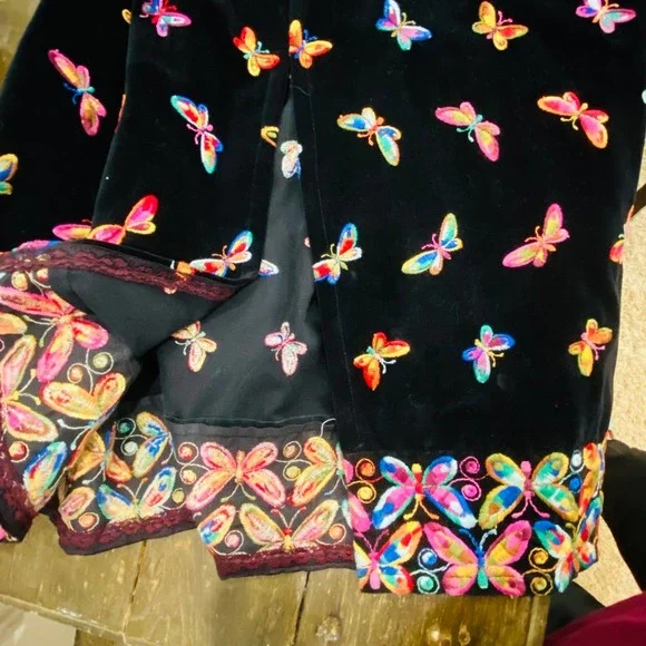 Gisella Heinemann VTG Embroidered Butterflies on Black Velvet Maxi Skirt SZ 8 - Picture 11 of 11